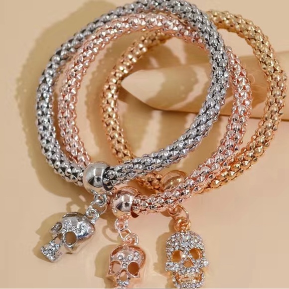 NWOT-3PC TRI-GOLD STACKABLE/ELASTIC BANGLES - Picture 6 of 6